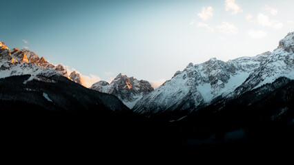 Golden hour magic in the Dolomites.
The peaks catching the last light of day – pure alpine...