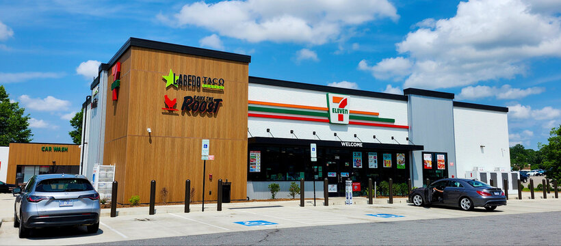7-Eleven with Raise the Roost and Laredo Taco Company Restaurants, Fayetteville, North Carolina, USA