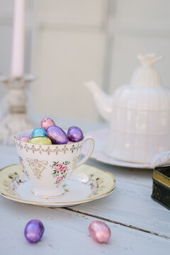 Pretty vintage easter table set up