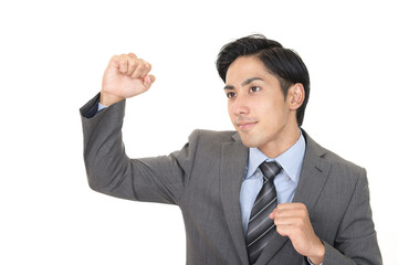 ガッツポーズの男性
