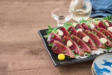 薬味たっぷりの鰹のたたき