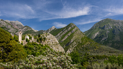 Stari Bar und Berge
