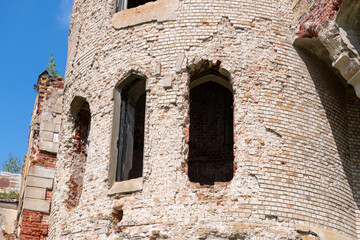 A fragment of the ruins of a manor house in the estate of Vladimir Khrapovitsky. Muromtsevo, Vladimir region, Russia