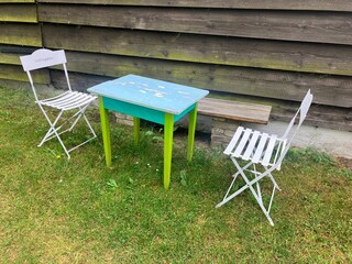 Tisch mit 2 Stühlen in Krummin auf der Insel Usedom
