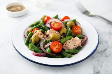 Nicoise salad with tuna and green bean