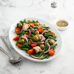 Nicoise salad with tuna and green bean