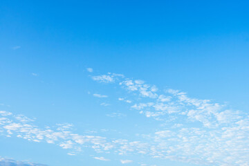 6月の空　早朝の青空に雲03
