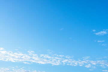 6月の空　早朝の青空に雲02