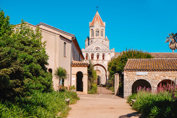 Fototapeta premium entrance to Lerins Abbey, in the French Riviera