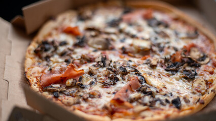 Pizza Funghi Prosciutto 