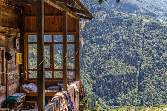 A house in the Ma&ccedil;ahel Valley