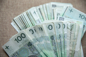 Polskie banknoty PLN – gotówka, pieniądze, złotówki