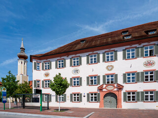 Rathaus und Kirche, Frauenkircherl am Schrannenplatz, Erding, Bayern, Deutschland, Europa