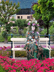 Figuren aus Blumen in der Passerpromenade, Blumenbeet, Meran, Südtirol, Italien, Europa