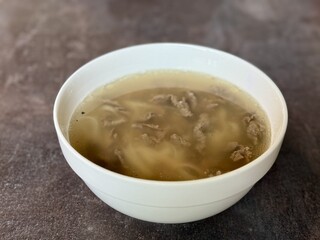 A plate of Vietnamese beef noodle soup 