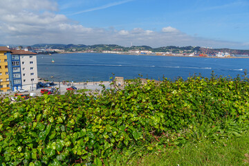 Die Stadt Gijon an der Biscaya in Spanien