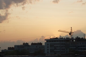 Obraz premium Sunset over the city