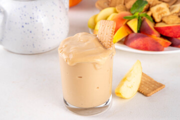 Pumpkin Fluff, Pumpkin spice mousse dip with cookies