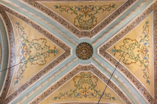 Estuco dorado religioso. Iglesia queretana. Artes decorativas de Mexico.