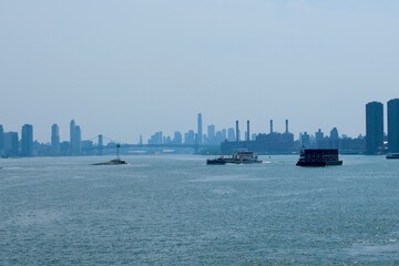 Fototapeta premium East River Freighters on a Hot Day (New York, New York, USA) 
