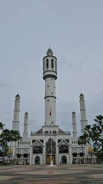 The Great Mujahidin Mosque is the largest mosque in West Kalimantan, located in the city of Pontianak.