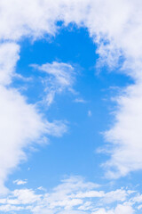 雨上がりの澄んだ青空と白い雲78