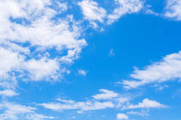 雨上がりの澄んだ青空と白い雲91