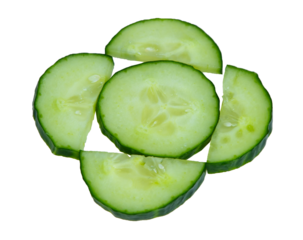 Gurkenscheiben verteilt auf eine Fläche