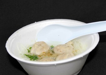 A bowl of meatballs