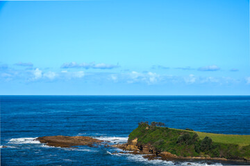 Gerringong  is a town located about ten minutes drive south of Kiama, and about twenty minutes north of Nowra in the Illawarra region of New South Wales