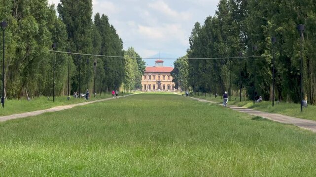 the beautiful avenue of Villa Bagatti in Varedo