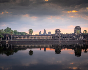 Obraz premium Ancient temples of the abandoned city of Angkor, near the city of Siem Reap, Cambodia