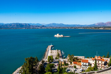 Fototapeta premium Nauplia, Leuchtturm und Insel Bourtzi