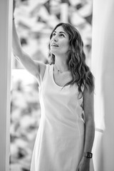 Bella donna foto con abito bianco