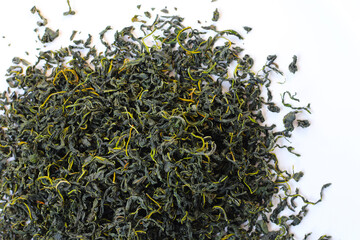 Dried mulberry leaves, commonly used for herbal tea and traditional remedies.