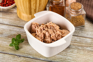 Canned tuna fish in the bowl