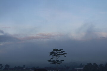 natural scenery, sky, fog, clouds and mountains.