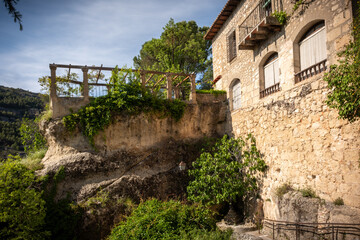 Vista de la ciudad medieval de Cuenca, situada en los acantilados en España.	
