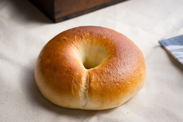 아침식사로 베이글과 계란, 크림치즈는 건강에 좋다.