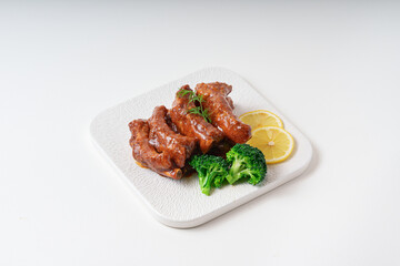 돼지고기 갈비를 매콤한 양념에 넣고 조리한 매콤 돼지갈비찜