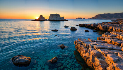 Le coucher de soleil sur la mer