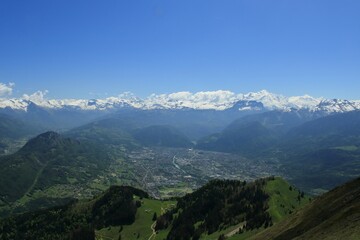 vue depuis la montagne du Môle sur la vallée de l'Arve et la chaîne du Mont Blanc, Haute Savoie