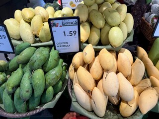 市場で売られるマレーシアで有名なマンゴー
