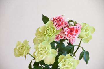 薔薇とカーネーション