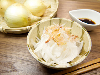 新玉ねぎのスライス