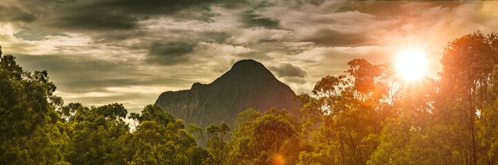 Mount Beerwah  im Glasshouse Mountains National Park in Queensland, australien
