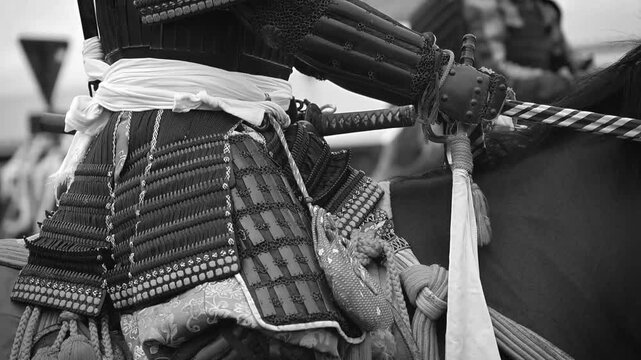 甲冑を付けた騎馬武者