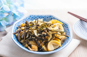 わらびとハチクの煮物