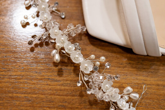 Detalhes de joias com perolas elegante e femininas