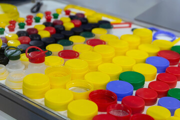 Various vibrant lid colors at the exhibition stand